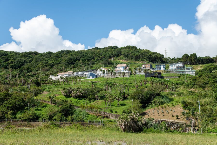 Road access and neighboring environment at the site